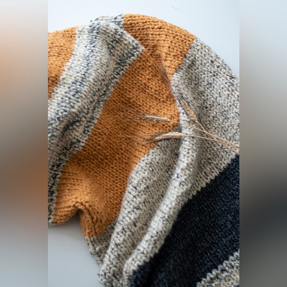 NWT - Handmade Knit Blanket / Throw by Heirloom Knits - Black/Gold/Sand - 48x52 - Picture 5 of 6